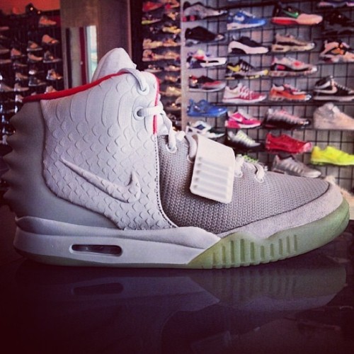 Porn photo solecontrol:  Another sz10 #yeezy2 is back