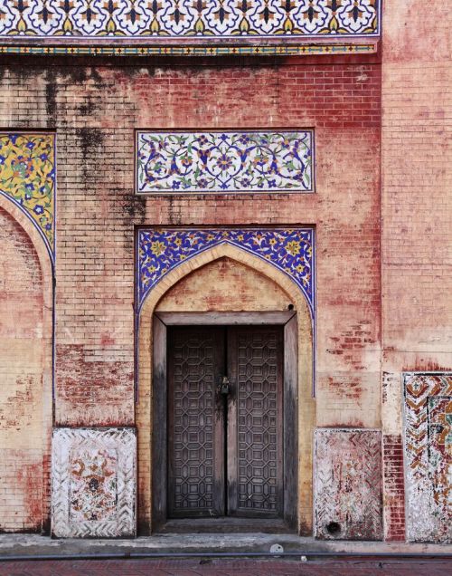 azizaesque:  Wazir Khan Masjid, Lahore’s old Walled City, Photographs by ||| Tammie 