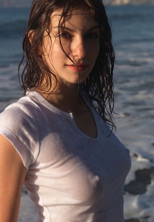 sexy-pokies: Sexy pokies  Beauty is in the Eye of the Beholder &amp; She&rsquo;s