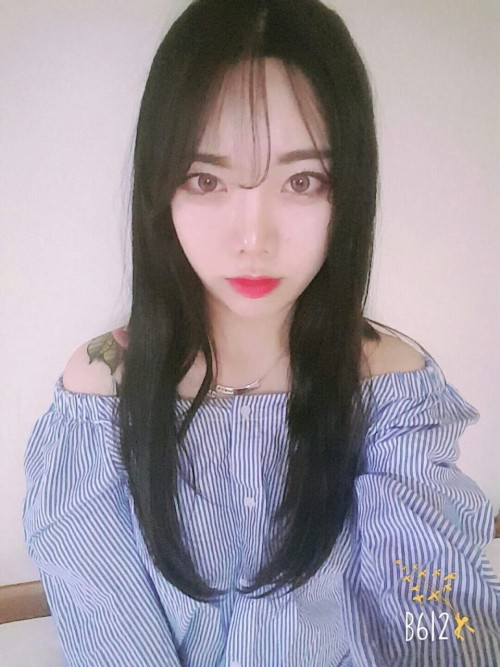 siowhoki: sujini97: sujini97: 이번에 초대남이벤트해요~ 저는20살이구요 5명정도 뽑을까하는데요 모든 체위가능하고 질내사정가능해요 메세지로 자지길이랑 몸무게 