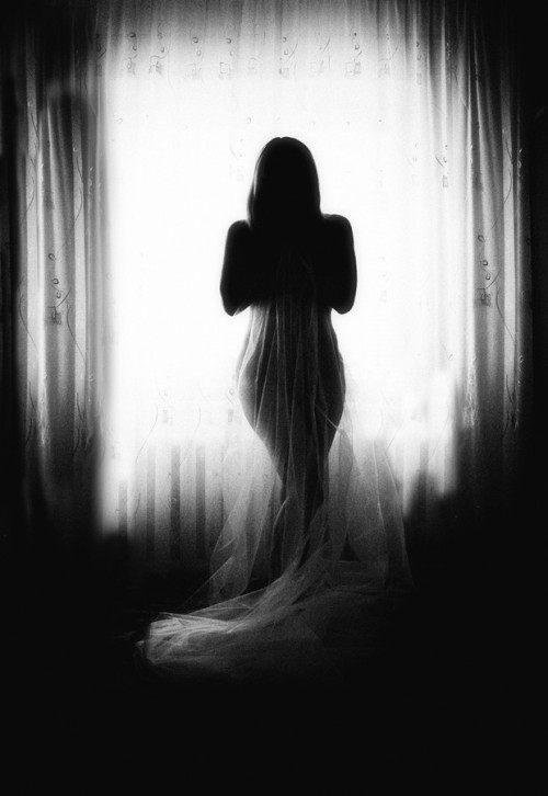 artblackwhite:  I carved your silhouette by photolapa black,dreams,white 