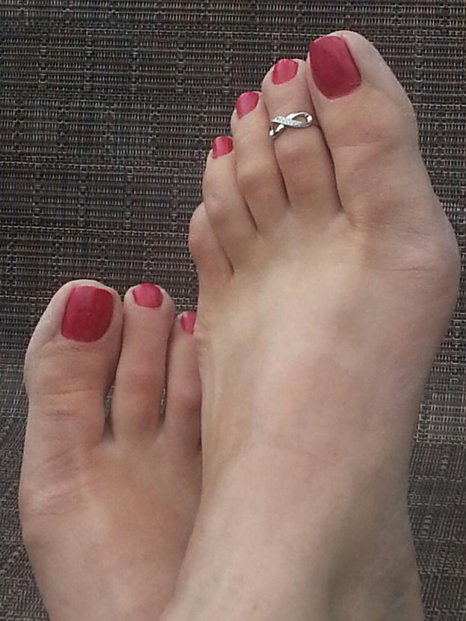 hornynhard66:My sexy wife’s sexy feet