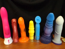 sextoyreviewland:  Clearly I need to acquire a green dildo.