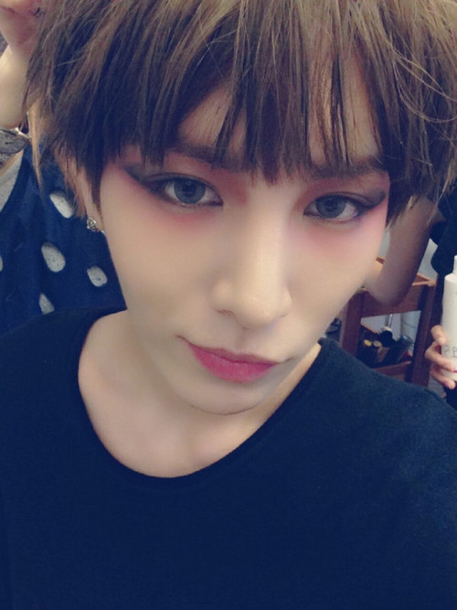 bishyixing:  fuck—me-now:  우선 어서들 흡수당하고 꿈에서 만나 on Twitpic on We Heart It. http://weheartit.com/entry/73820366/via/Ki_Seoppie