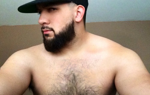 optumcub:  Boredom strikes. and so does the farmer’s tan.