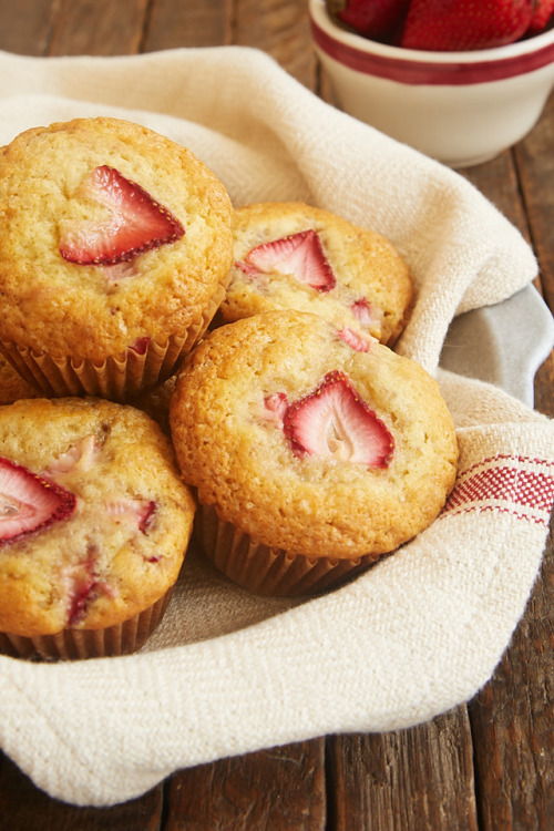 foodffs:  BROWN BUTTER STRAWBERRY MUFFINSFollow for recipesIs this how you roll?