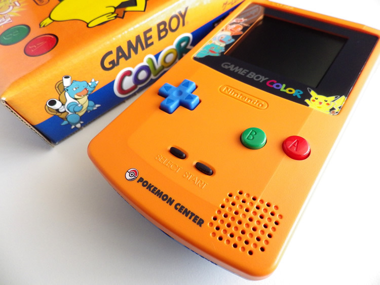meteor-falls:  Game Boy Color // Pokemon 3rd Anniversary Limited Edition