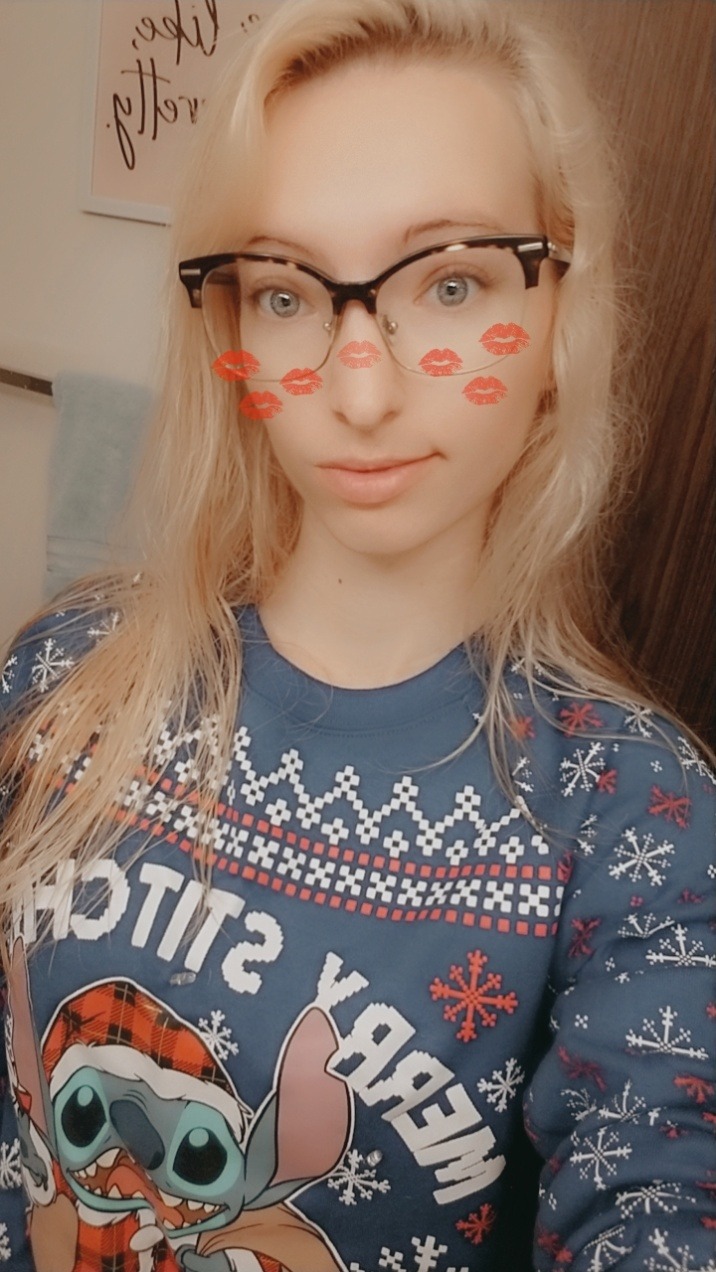 thingssthatmakemewet:There’s snow on the ground today soooo fuck it, I’m breaking out the Christmas sweaters y'all 🎅🎁🎄💖 Oof, y’all… she’s soo pretty! 😍😍🥰