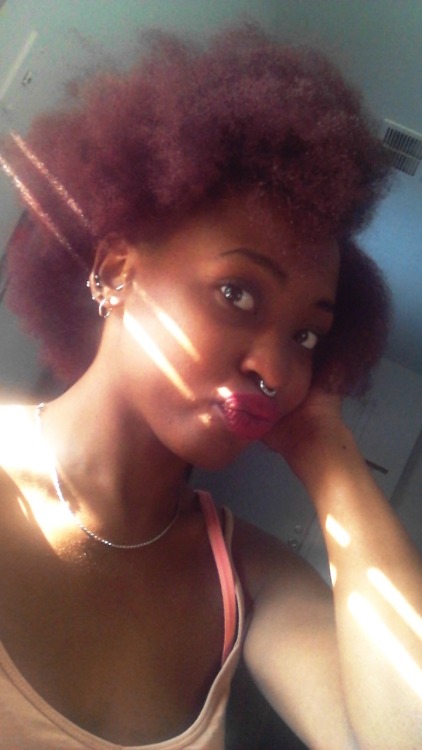fawkyoueatme:  zephr0n:  fawkyoueatme:  I was rocking my super fro the other day   😍😍😍  😘😘😘