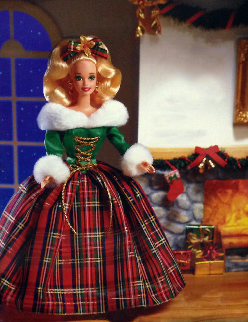 fyretrobarbie:Happy Holidays Gala Barbie (1995)