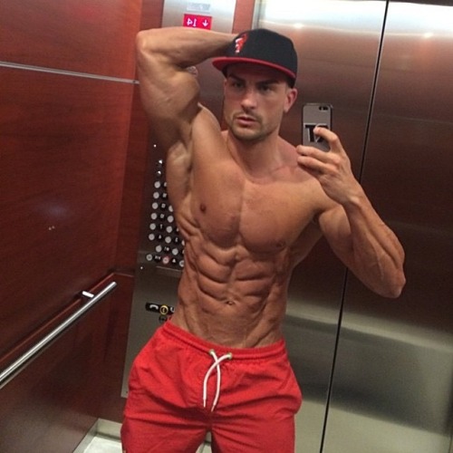 musclecomposition:Physique model, Ryan Terry