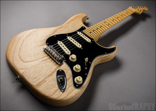Sex thedailygit:  Fender American Standard Stratocaster, pictures