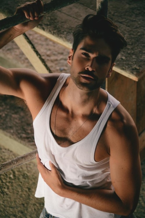 gaymadridboy:  Breno Junior  
