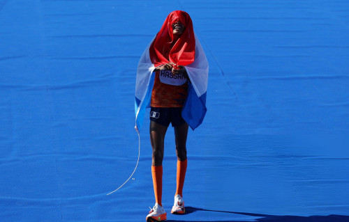 Sifan Hassan Of The Netherlands Celebrates Winning The Women's Marathon.Sifan Creates History In Paris