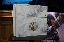 legend-of-destiny:  notabrobro:  aquitecontentdamsel:  notabrobro:  aquitecontentdamsel:  i-mello-i:  The Limited Edition Destiny Playstation 4 is gorgeous.  Oh hay gurl. That is gorgeous. Looks like an old book.  What I want is the Starmap  Pls tell