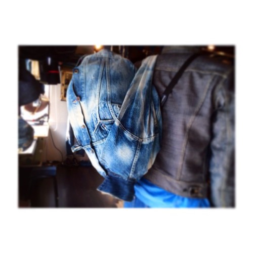 #KAPITAL #kountry #indigo #denim #denimjacket #remake #bagGood idea