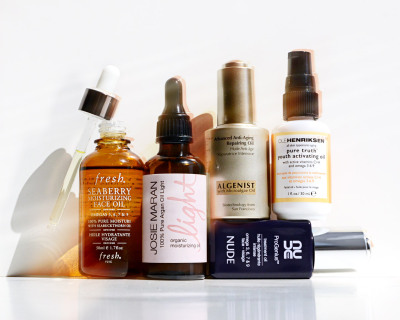 sephora:
“HIGH FIVE: BEAUTY OILS
Five ways to get people talking about your skin in superlatives.
Still haven’t tried oils? Think they’re not for you and wouldn’t know which one to choose anyhow? Don’t be fooled, intimidated—or the last to know. Here...