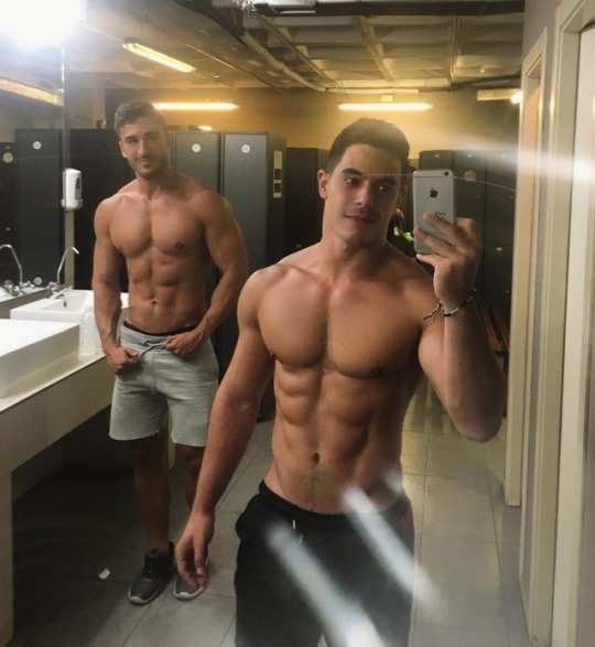  Click HERE for Hunks On Cam Video 