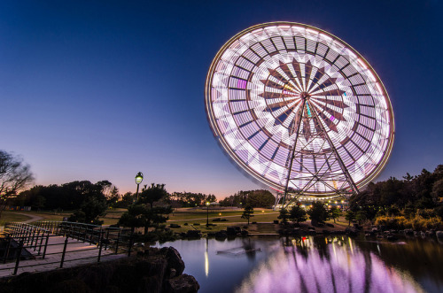 odditiesoflife:   Amazing Long Term Exposure Photos of Ferris Wheels The original Ferris Wheel was designed and constructed by George Washington Gale Ferris, Jr. as a landmark for the 1893 World’s Columbian Exposition in Chicago. The term Ferris wheel