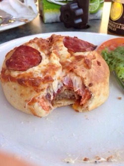 greatfoods:  Pizza burger 