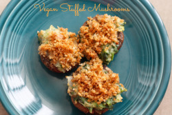 vegan-yums:  Vegan Stuffed Mushrooms.