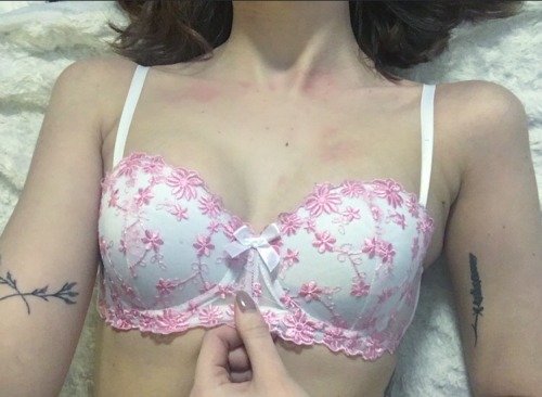 ironic-hoe:when u clean out ur wardrobe and actually find a cute bra?? Glad you found it.