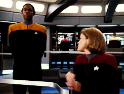 captainjaneways-bitch:  JUSTIN GOT ME A SIGNED PICTURE OF CAPTAIN JANEWAY.  LIKE