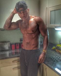 charlibal:  What if ….. you walked in the kitchen and HE was standing there waiting for you like that ????  Hello sexy