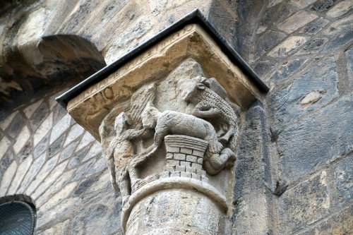 ars-videndi: Facade details of Basilique Notre-Dame-du-Port, Clermont-Ferrand, Auvergne Notre-Dame-d