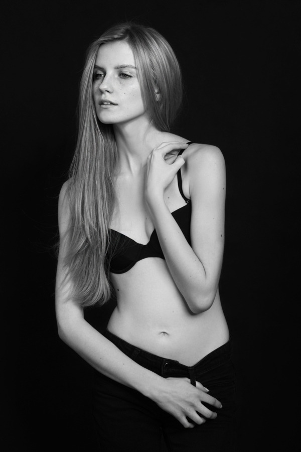 thetrueawesum:  Angelika by Kamila Chwołka 