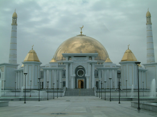 raat-ki-raani:   Mosque: Ashgabat, Turkmenistan || Source 