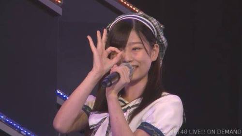 hkt48g:4th generation member Tsukiashi Amane did her   Zenza Girl debut today, performing   Romance Kakurenbo   before Team H stage!