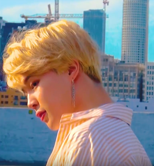 mimibtsghost:ISN’T HE FLAWLESS