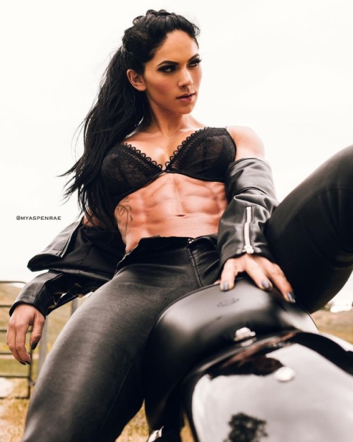 gorgeousfitnessgirls: Aspen Rae