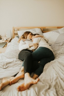 lesbians-in-love-personalblog:cuddle with you