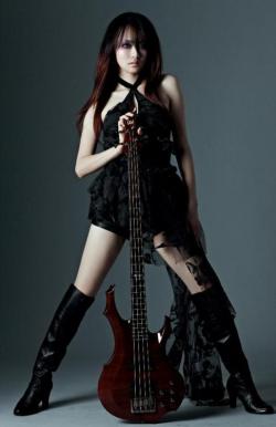 metal-and-core:  Doris Yeh, the bassist of