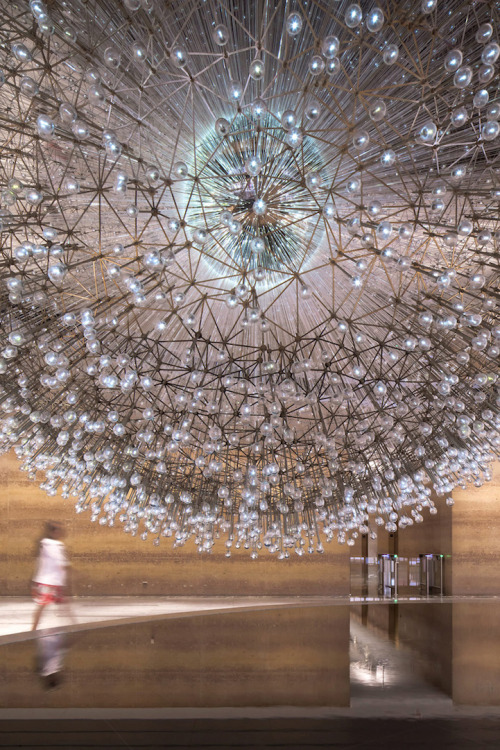 sixpenceee: Giant Floating Dandelion Made of Over 3,000 Hand-Blown Glass Orbs Artist Wolf Buttress h