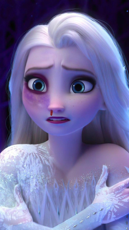 Elsa got slappen in the face and punched in the eye. Why you aks? Because she deserves it. I could g