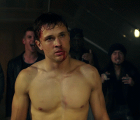 boycaps:William Moseley shirtless in “The Royals”