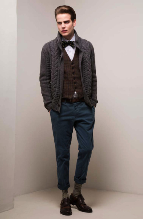 Royal Hem AW13 Lookbook
Another outstanding collection from Royal Hem, this time paying tribute to London’s Tweed Run. British elegance is combined with Italian tailoring and craftsmanship, to deliver a perfect blend of styles that carry on the...