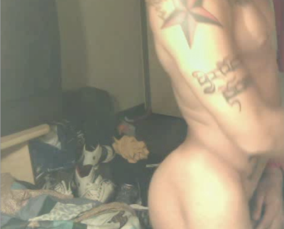dominicanblackboy:  A sexxy moment wit yummy hotboy Flash Wade!😍