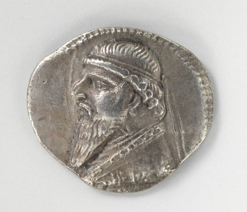 Silver drachm with bust of Mithridates II wearing a Hellenistic-style diadem (obverse) and archer si