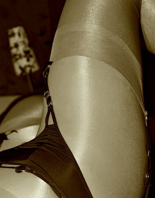disconnectsstuff: Neat nylon …