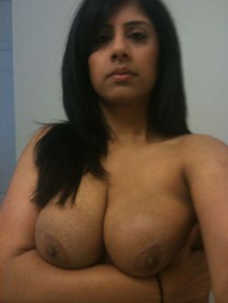 yournudeindians:  Hot and Sexy Indian PhotographsFollow