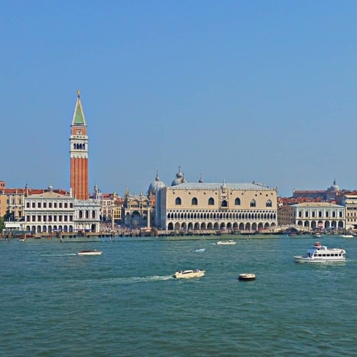 #piazzasanmarco #venezia #laguna #italiahttps://www.instagram.com/p/B2Jzh0HiFyh/?igshid=fmlmdw263s