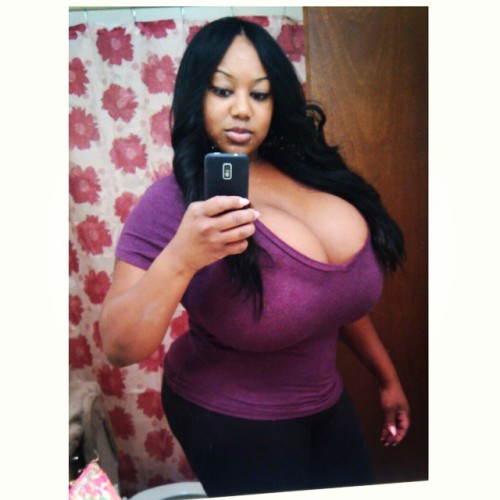 bigtittiesnbigbooties: The beautiful Poetry Travis. Click here for Air Jordan SneakersClick here for