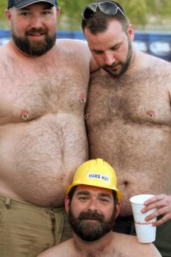 hotbears:  http://hotbears.tumblr.com/ 