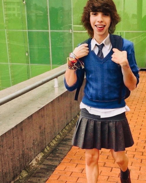 a-soft-creature: Gender swap day  #boysinskirts #skirt #miniskirt #mall #afterclass #waybackwhen (at