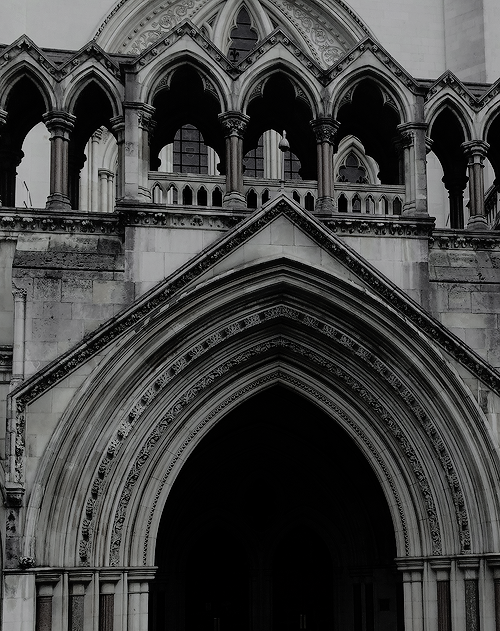 poisonyvi:the royal courts of justicelondon