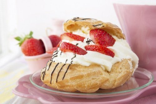 bonapetittcom:    Eclairs so easy  